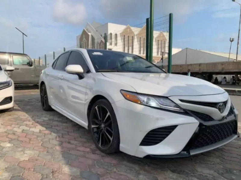 Toyota Camry   - 2018