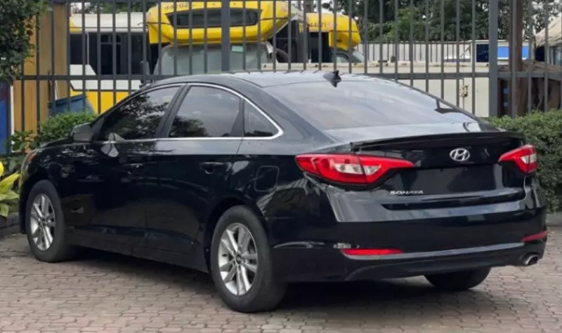Hyundai Sonata   - 2015