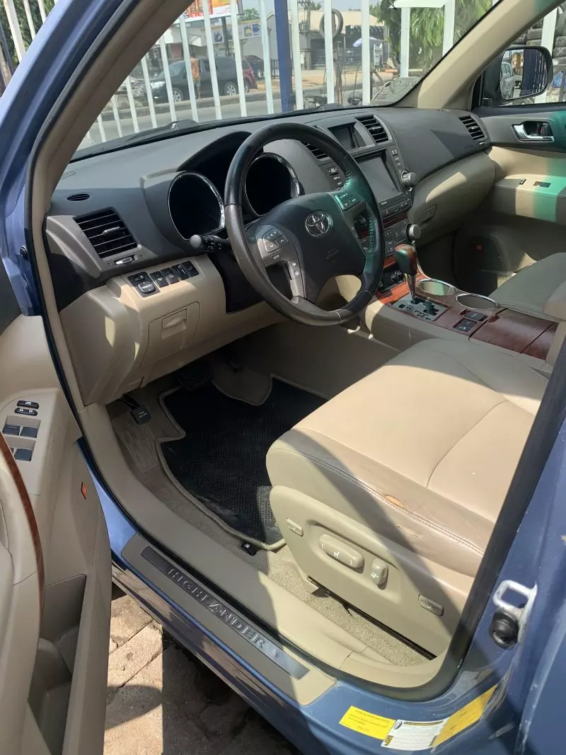 TOYOTA Highlander   - 2009