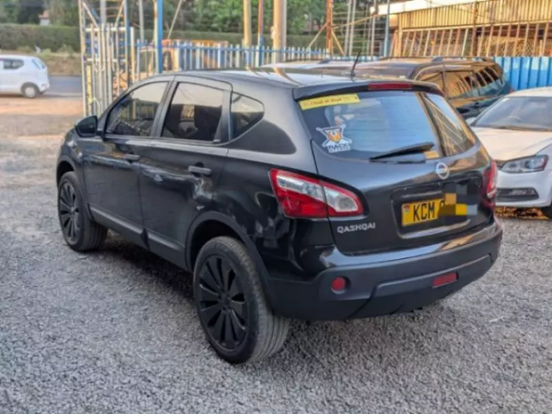 Nissan Qashqai   - 2010