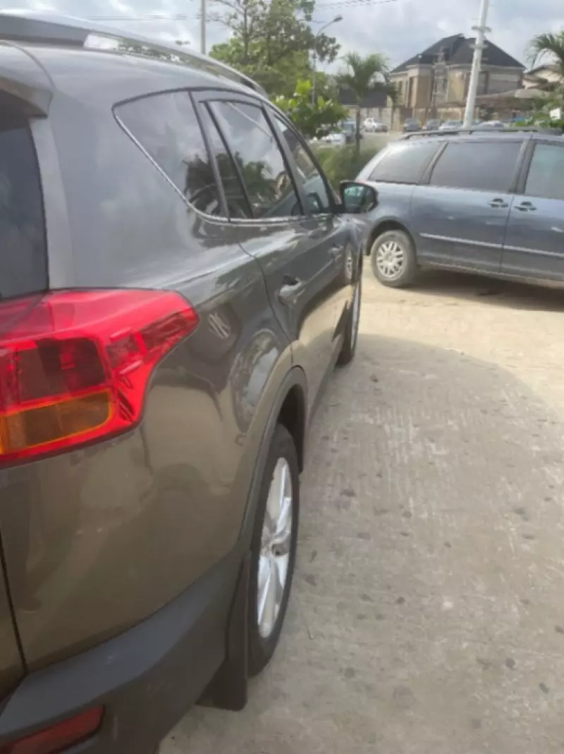 Toyota RAV4 - 2013