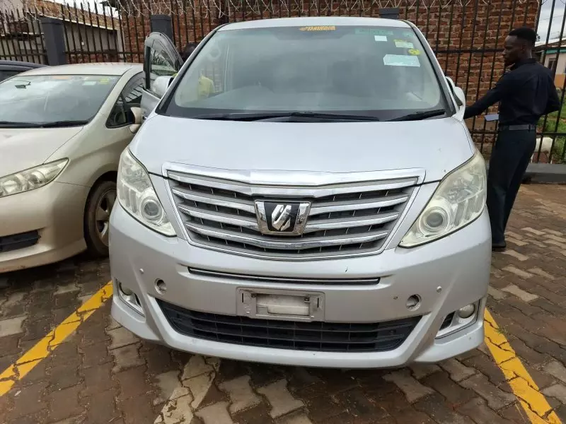 Toyota Alphard - 2013