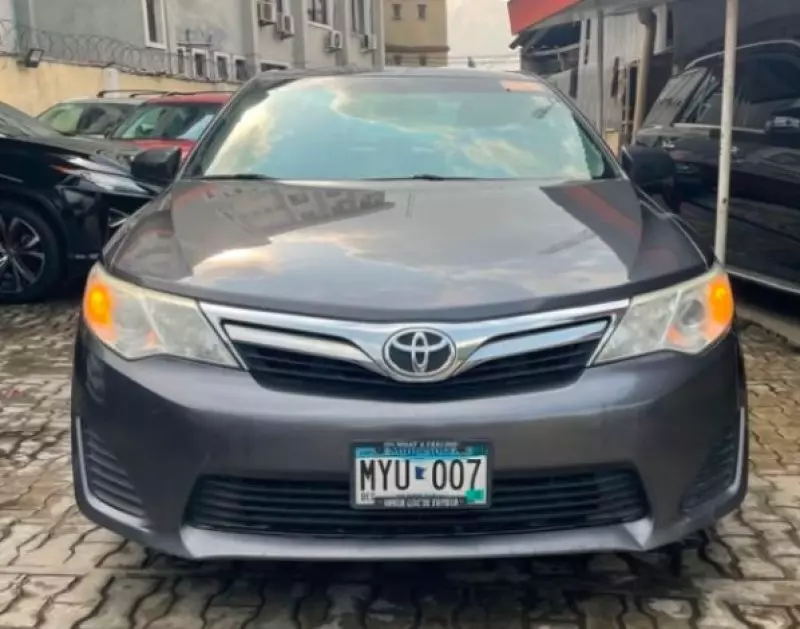 Toyota Camry   - 2014