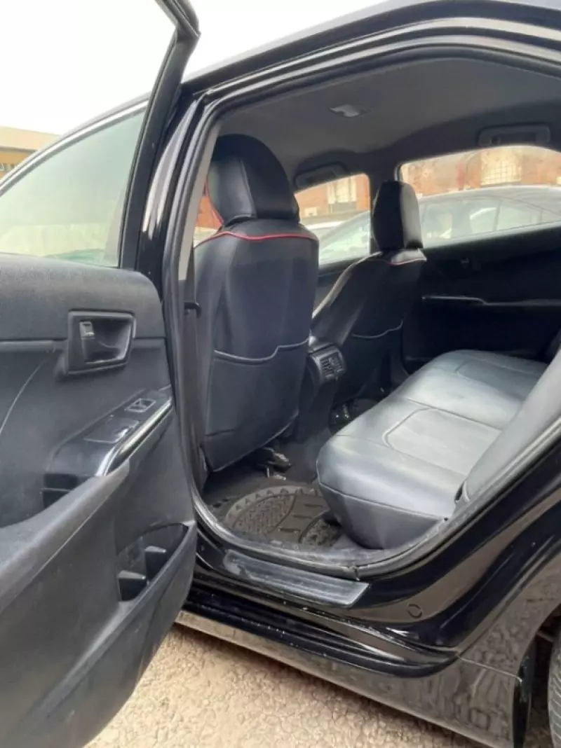 Toyota Camry   - 2012