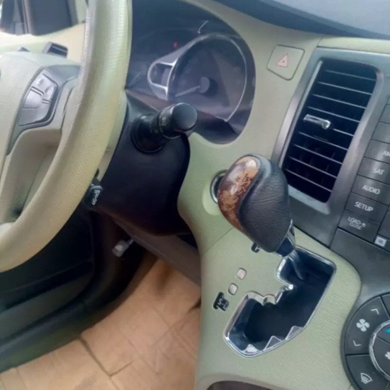 Toyota Sienna   - 2013