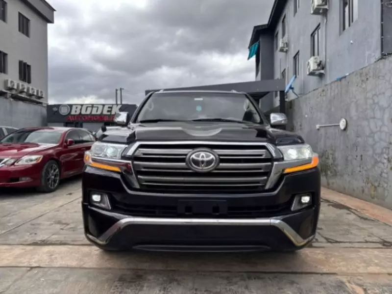 Toyota Land Cruiser   - 2014