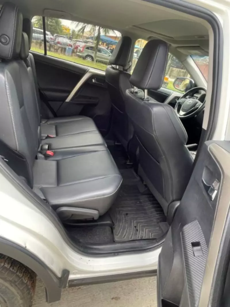 Toyota RAV 4   - 2014