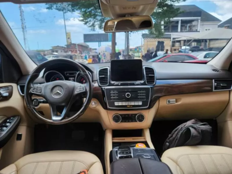 Mercedes-Benz GLE 350   - 2016