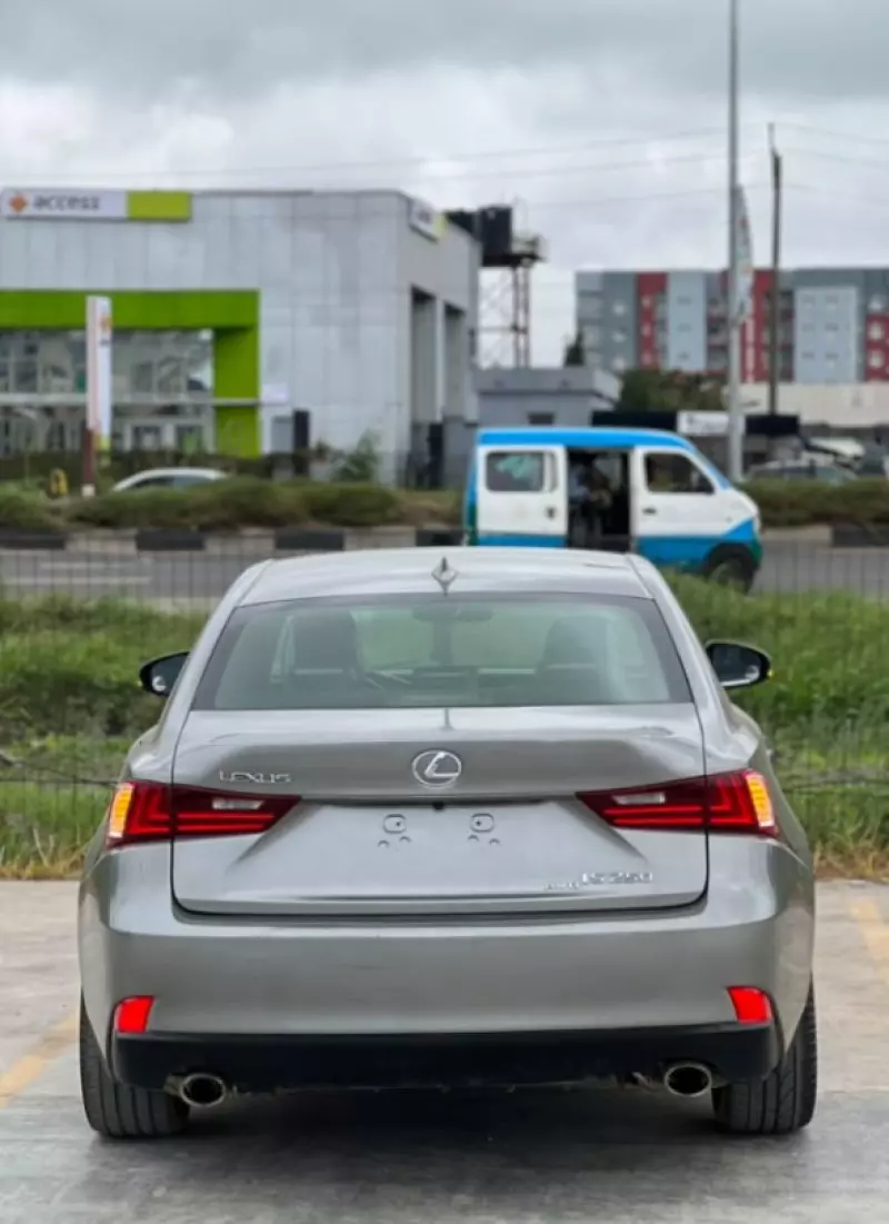 Lexus IS   - 2014