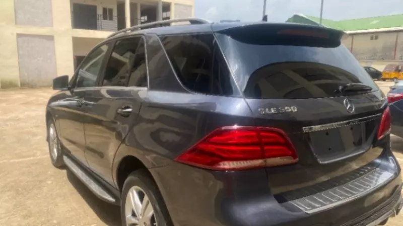 Mercedes-Benz ML-Class   - 2012