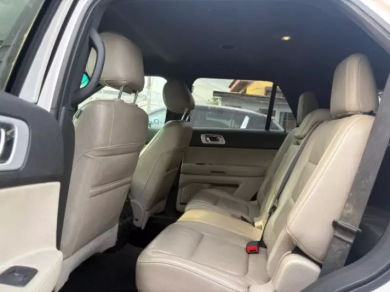 Ford Explorer   - 2011