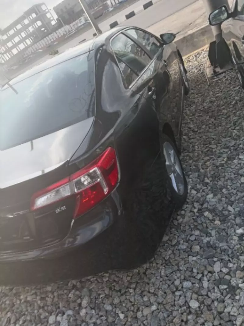 Toyota Camry   - 2014