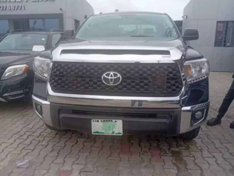 TOYOTA Tundra - 2013