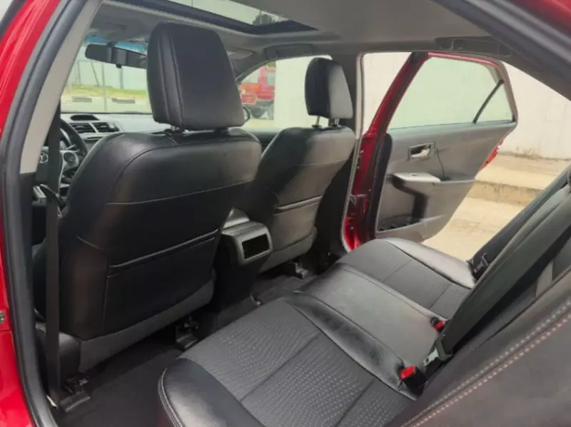 Toyota Camry   - 2014