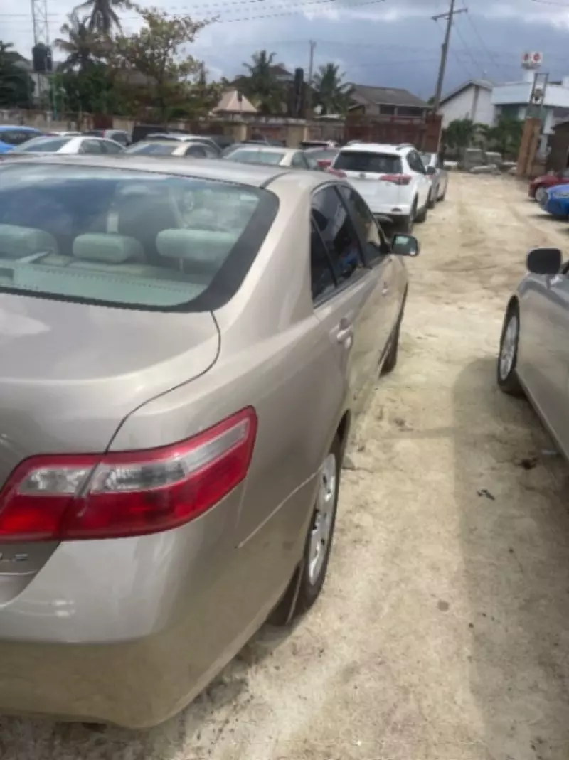 TOYOTA Camry   - 2009