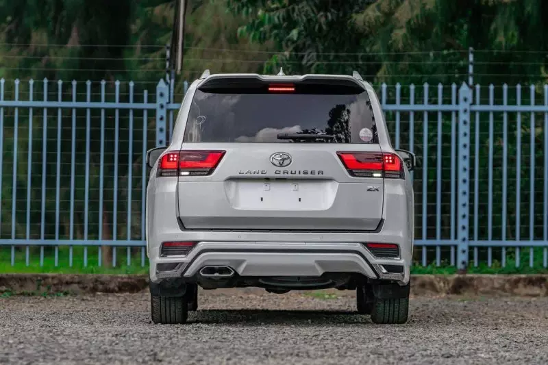 TOYOTA LAND CRUISER 300 LC300   - 2023