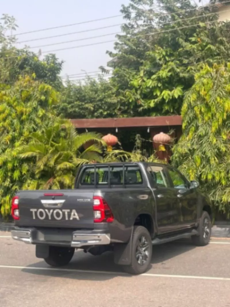 Toyota Hilux   - 2025