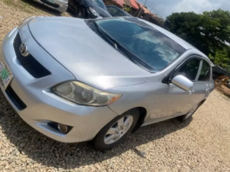 Toyota Corolla   - 2009