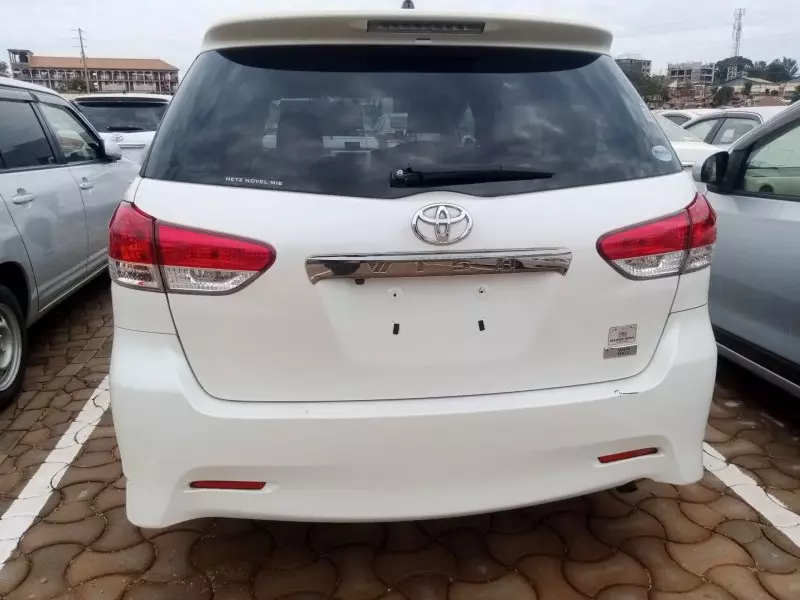 Toyota Wish   - 2012