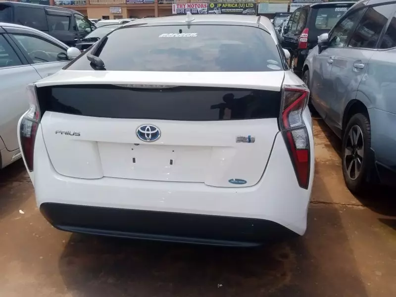 Toyota Prius Hybrid - 2013