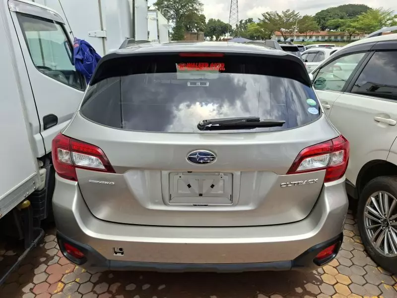 Subaru Outback   - 2016