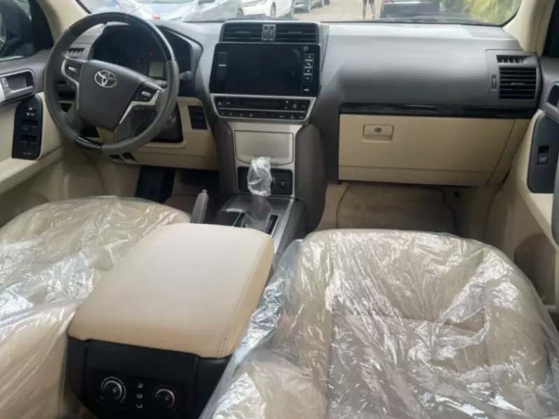 TOYOTA Landcruiser Prado - 2023