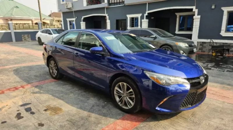 Toyota Camry   - 2015