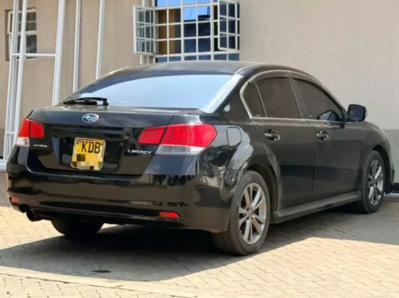 Subaru Legacy   - 2013