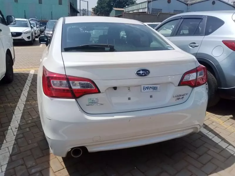 Subaru Legacy B4   - 2017