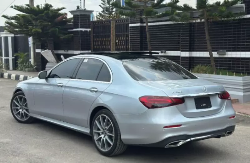 Mercedes-Benz E-class   - 2021
