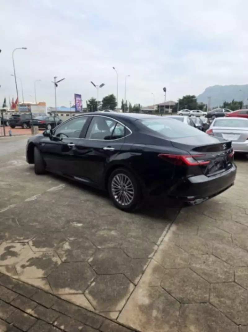 TOYOTA Camry   - 2025