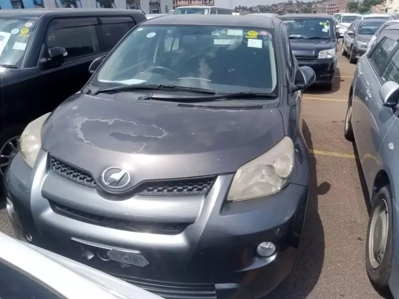 Toyota Ist    - 2012