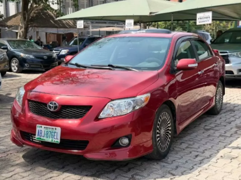 Toyota Corolla   - 2010