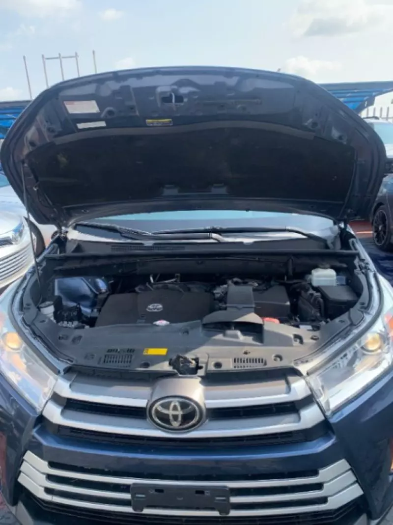 Toyota Highlander   - 2018