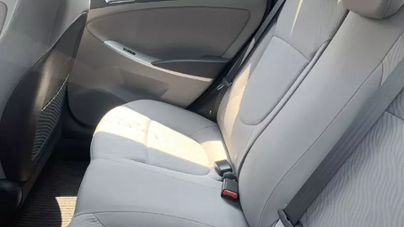 Hyundai Elantra   - 2013
