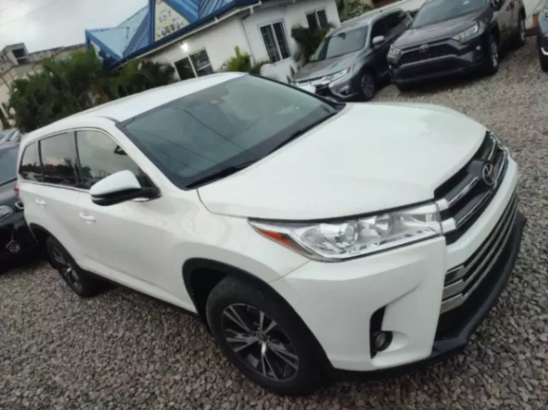 TOYOTA Highlander   - 2019