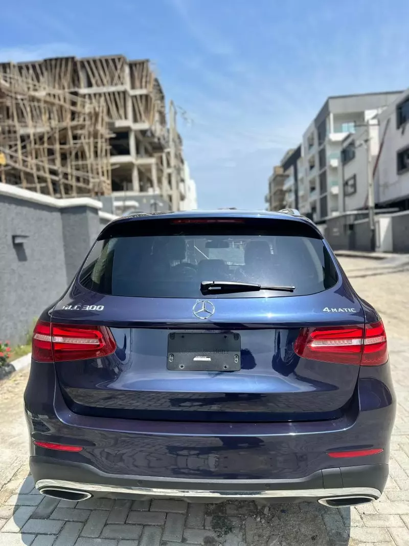 Mercedes-Benz GLC 300   - 2016