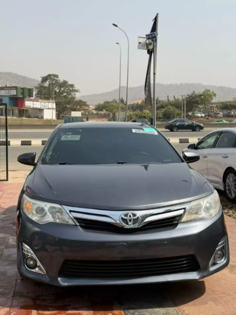 Toyota Camry   - 2014