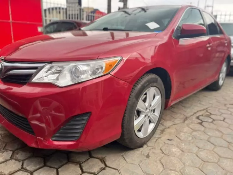 Toyota Camry   - 2012