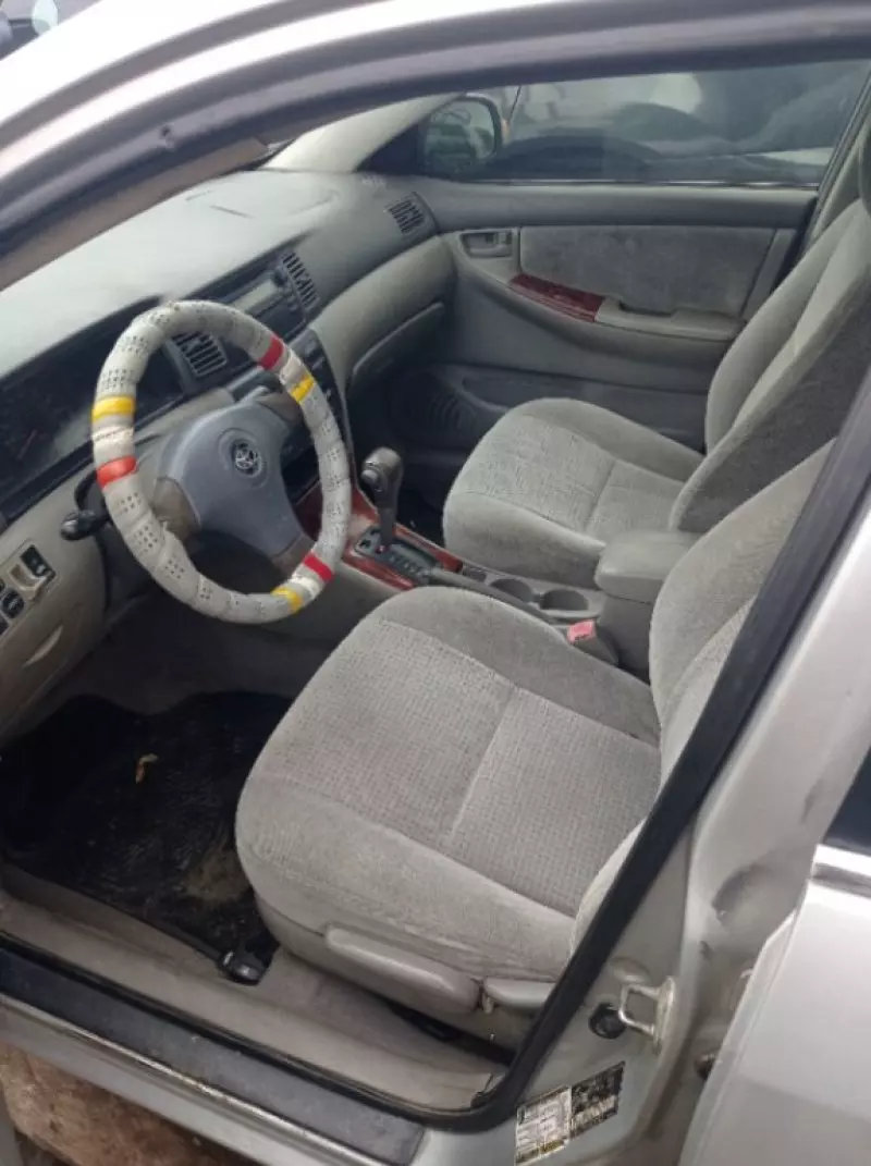 Toyota Corolla   - 2005