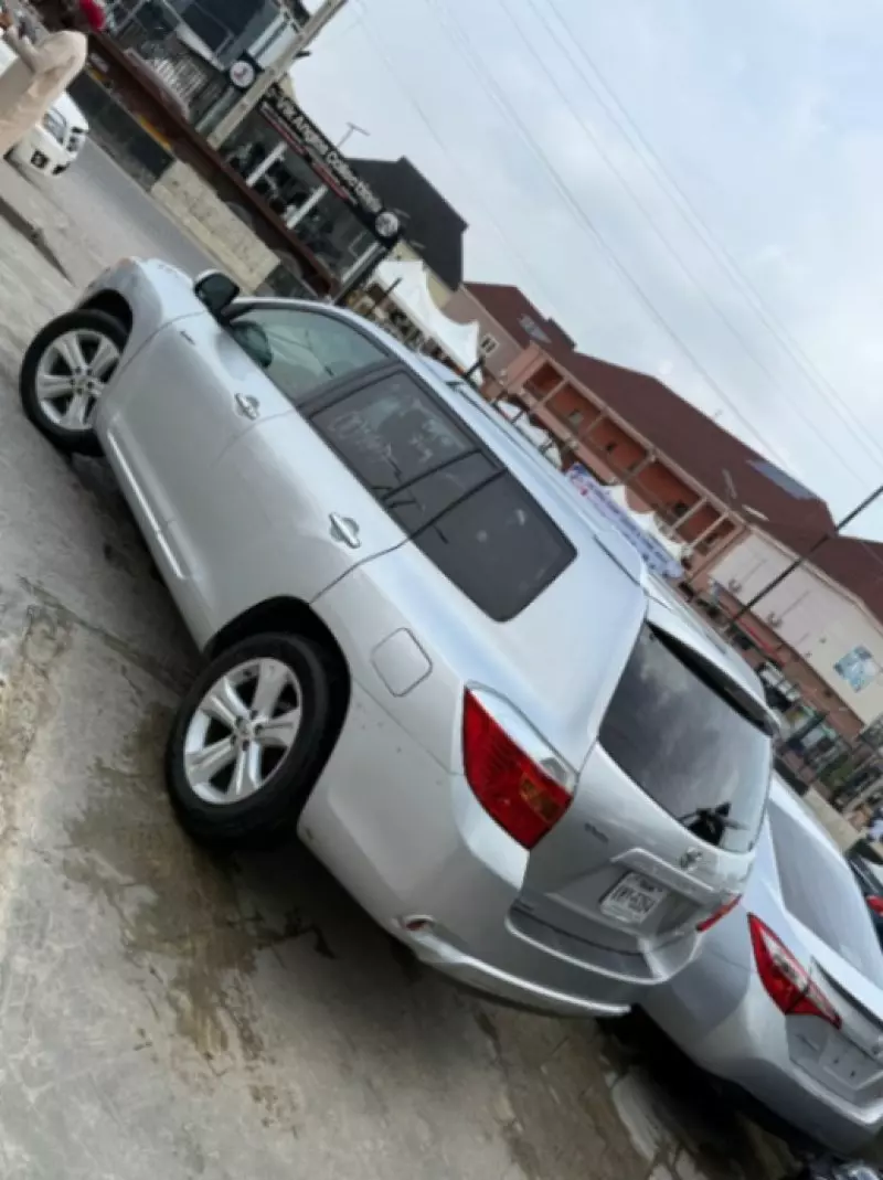 Toyota Highlander   - 2008