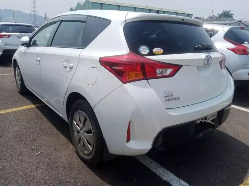 Toyota Auris   - 2012