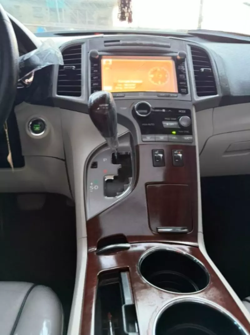 TOYOTA Venza   - 2011