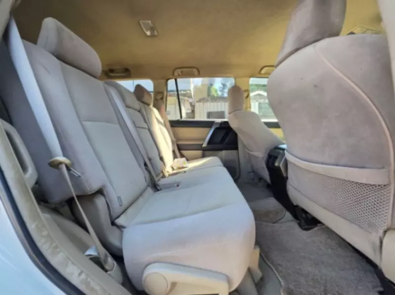 TOYOTA Prado   - 2010