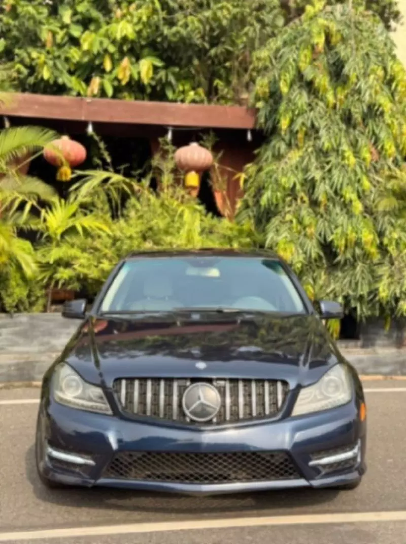 Mercedes-Benz C 300   - 2012