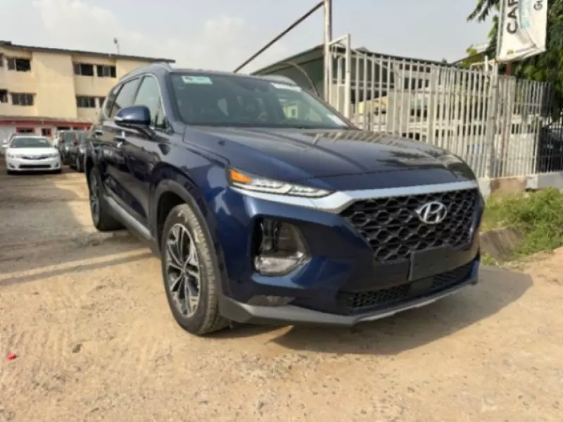 Hyundai Santa Fe   - 2019