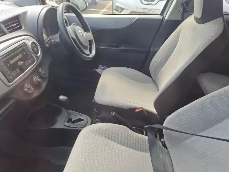 Toyota Vitz   - 2012