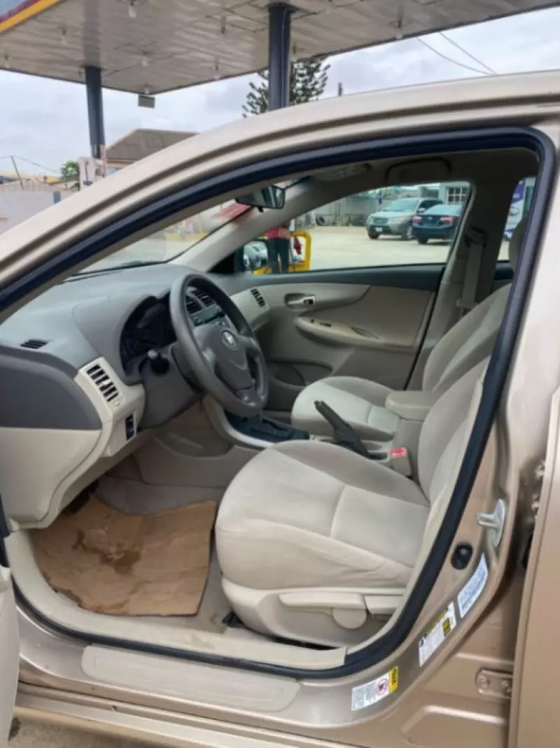 TOYOTA Corolla   - 2009