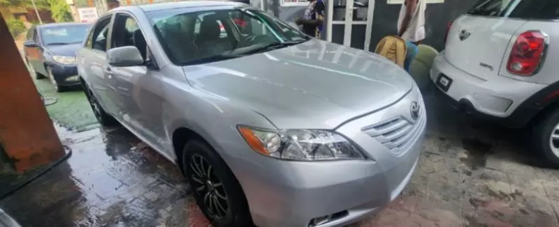 Toyota Camry   - 2009