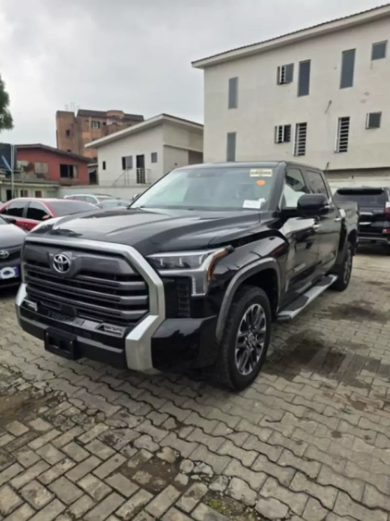 Toyota Tundra   - 2024